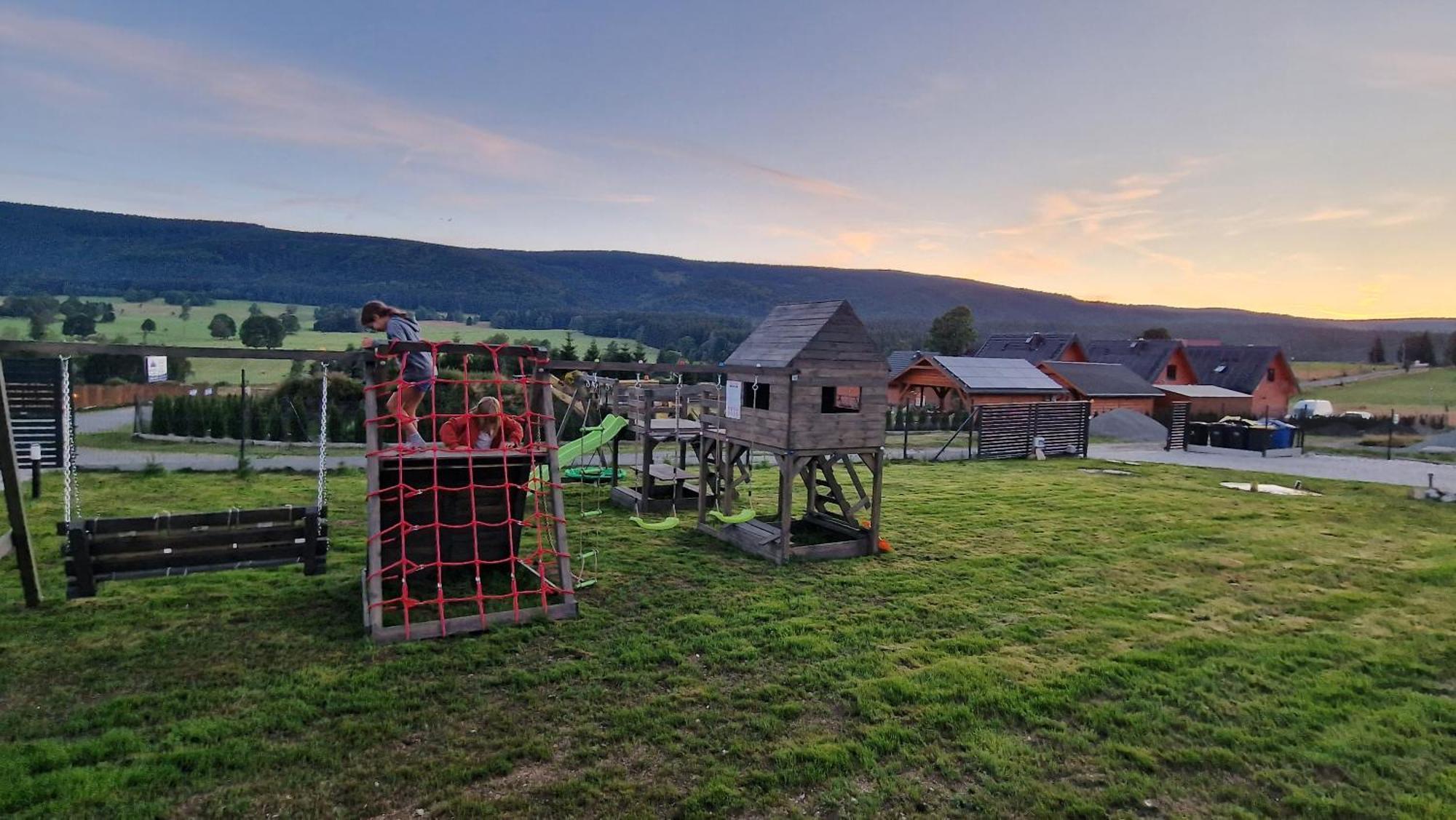 Villa Season - Klimatyzowana 10 Osobowa Z Widokiem Na Gory, Sauna Opalana Drewnem, Jacuzzi 4km Do Zieleniec Arena